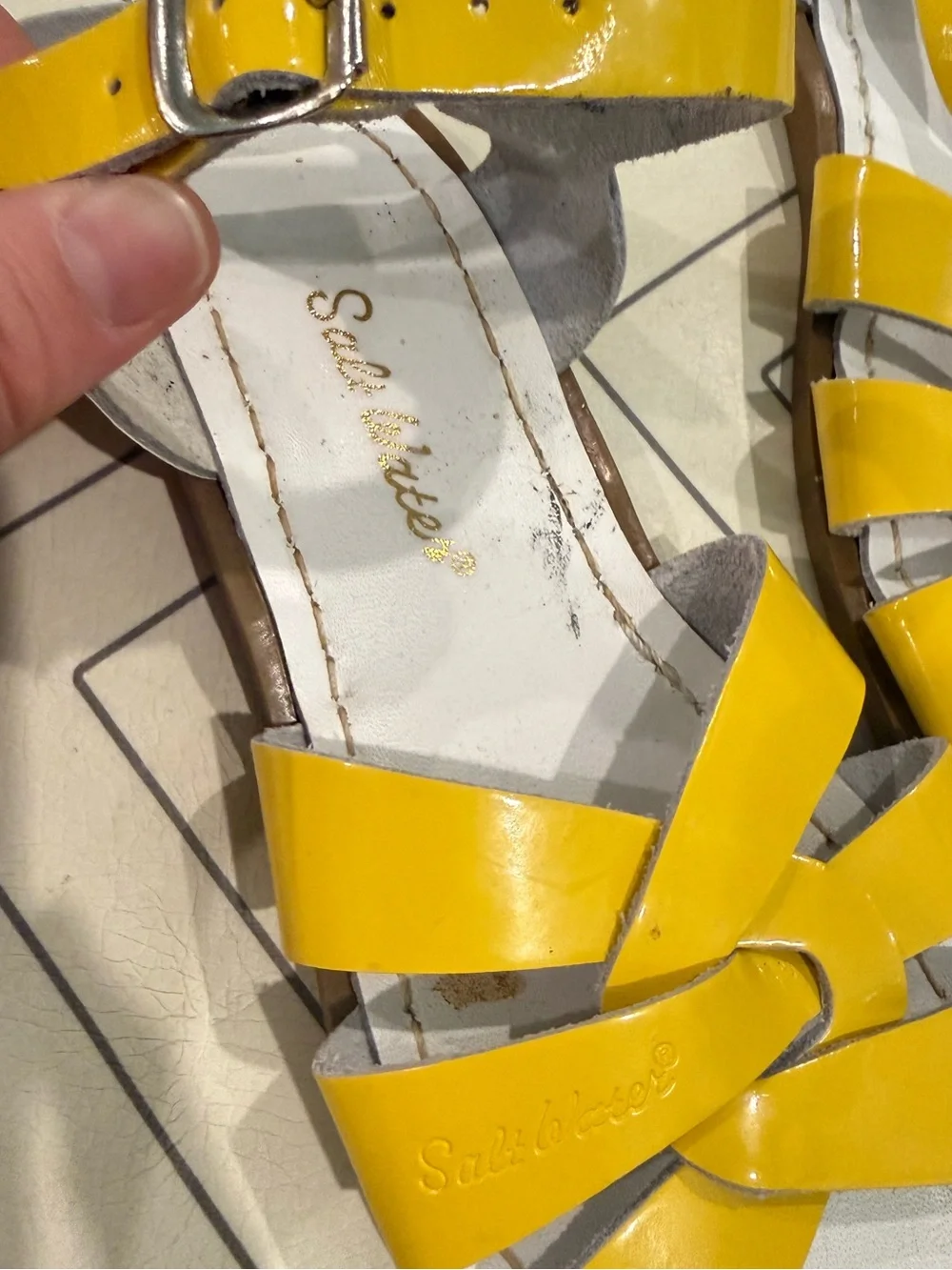 Salt Water Sandals by Hoy size bright